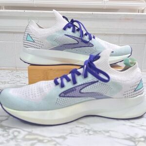 Brooks Women's Levitate Stealth Fit 5 Running Shoes Size 8